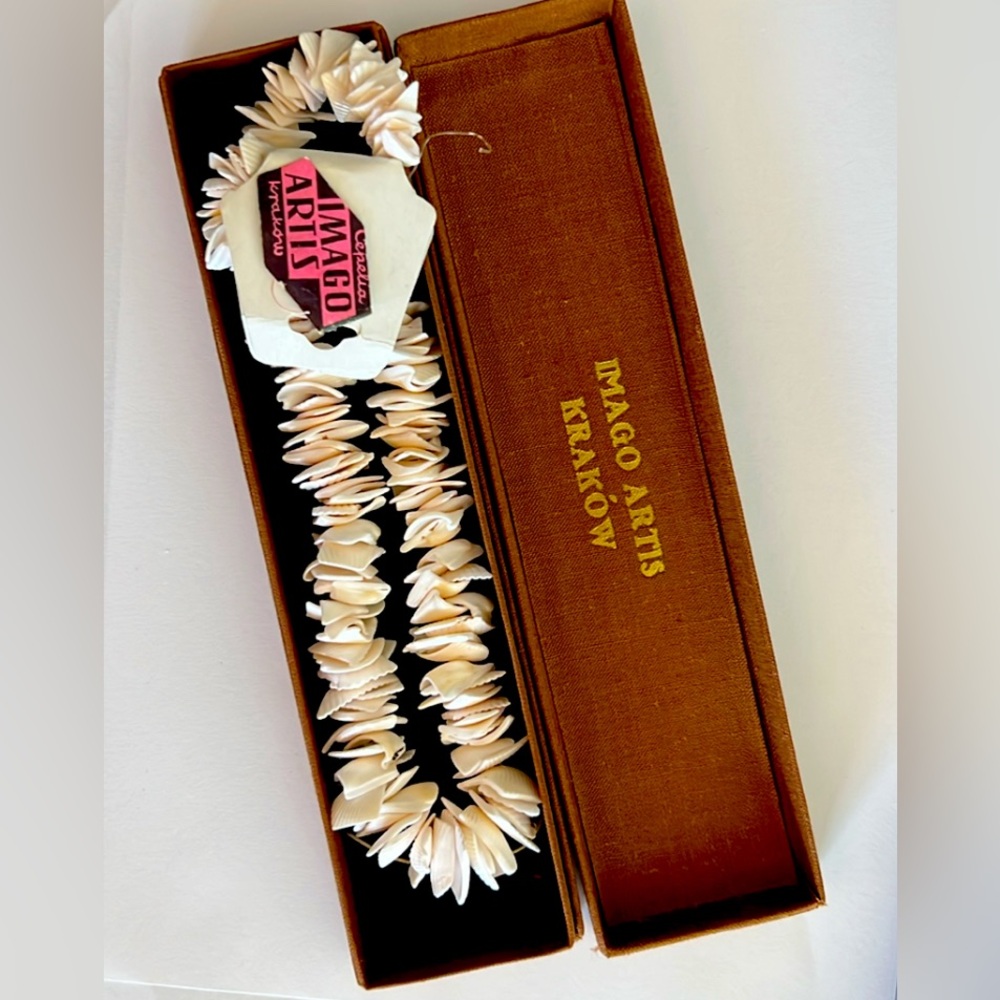 Vintage Spiky Cream Shell Statement Necklace hand made in Poland by IMAGO ARTIS